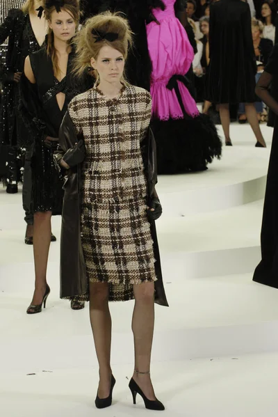 Look 7
